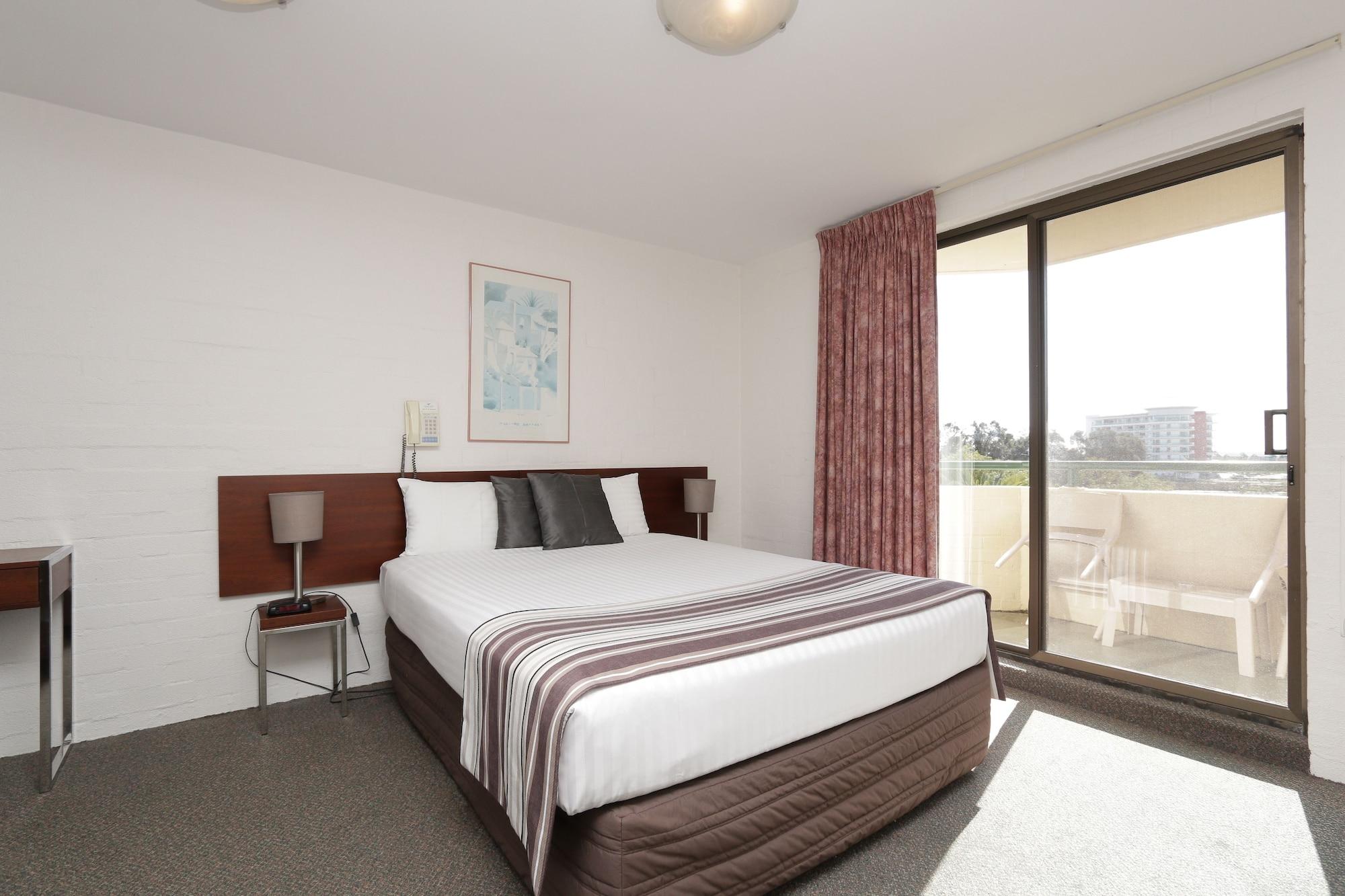 Atrium Hotel Mandurah Exterior photo
